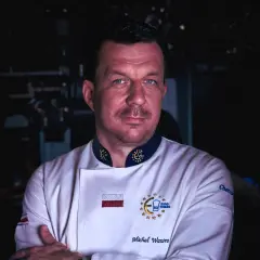 Kim jest Michał Wawro? Poznaj biografię i osiągnięcia artysty