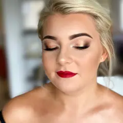 Makijaż na wesele: 10 stylizacji dla gościa - od subtelnych po glam
