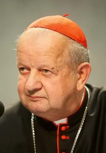 Kardynał Dziwisz: wiek, życiorys i rola u boku Jana Pawła II