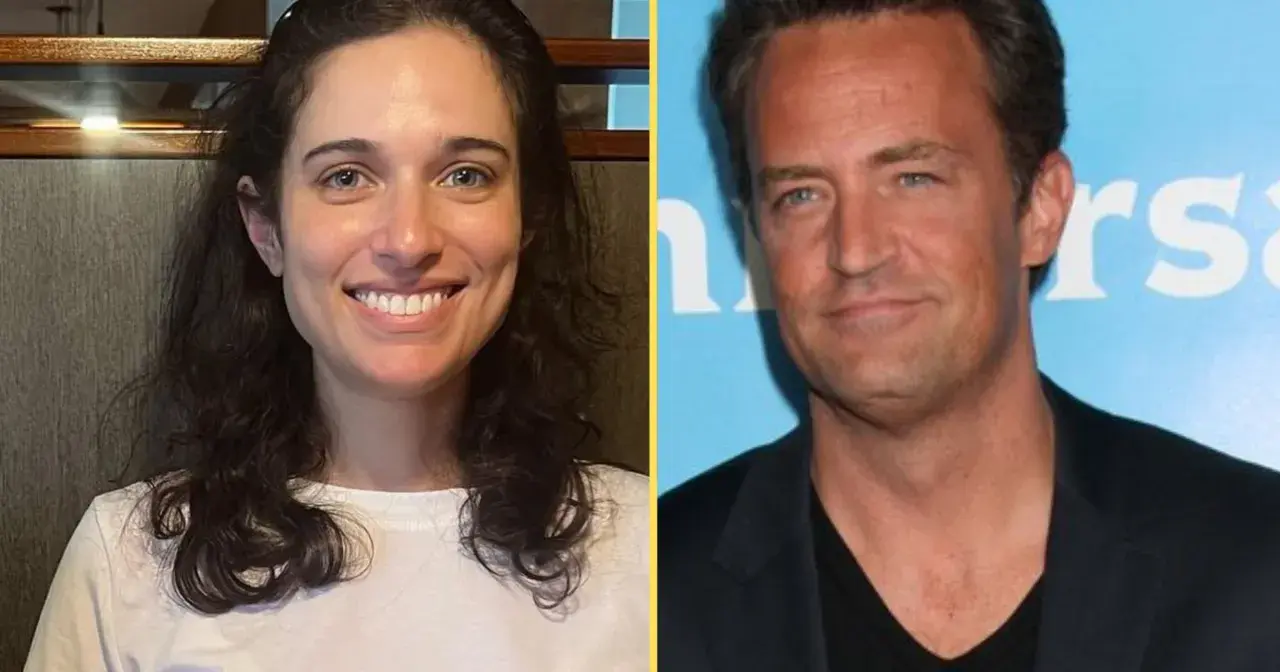 Uśmiechnięta Molly Hurwitz obok Matthew Perry'ego.