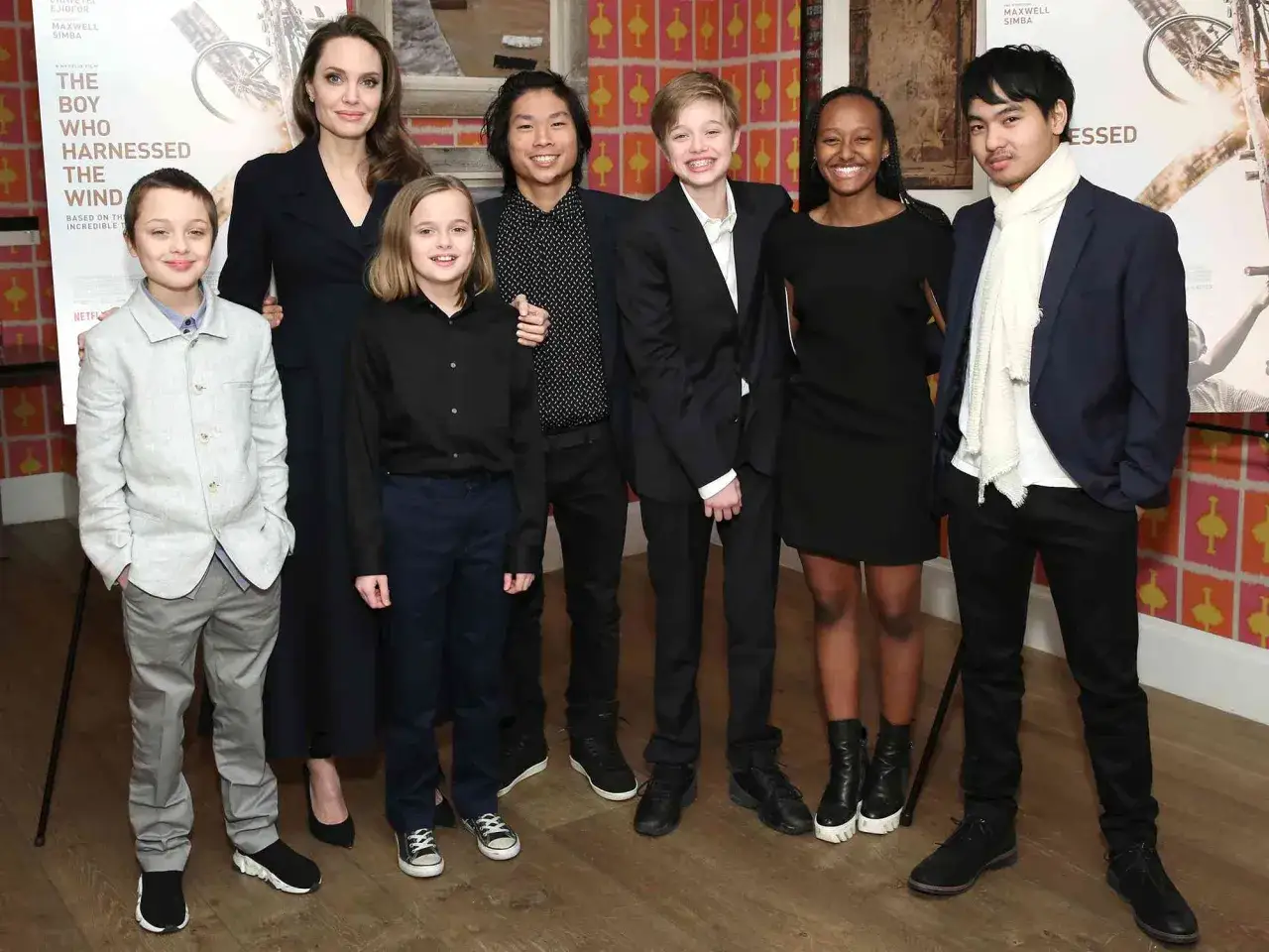 Angelina Jolie z dziećmi: Pax Thien, Jolie Pitt i rodzeństwem na premierze filmu.